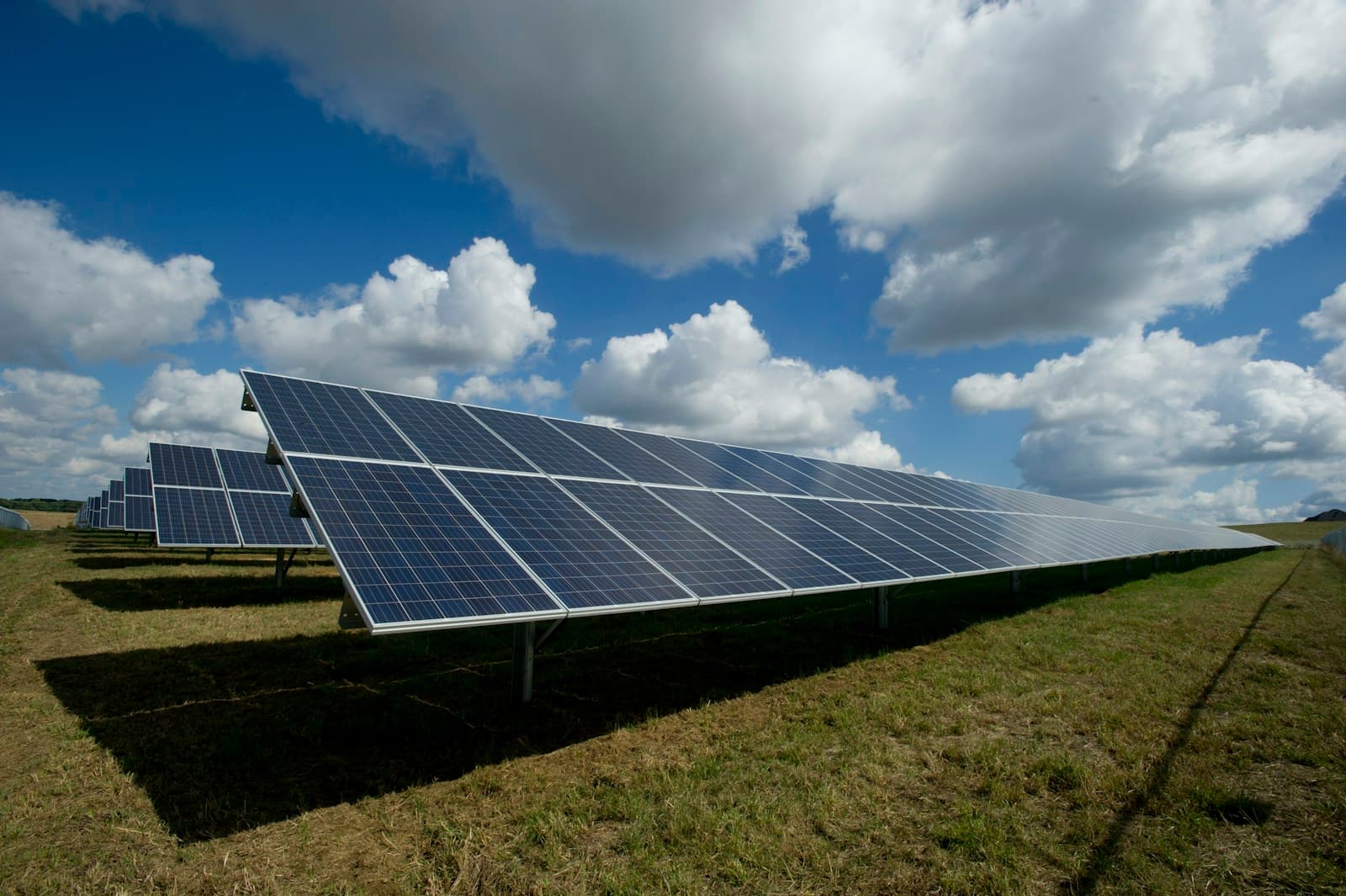 Solar Panel Sealing: How Butyl Rubber Extends Module Lifespan